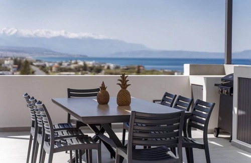 Sfakaki Villa | 320 m² Villa ∙ 10 bedrooms ∙ 22 guests