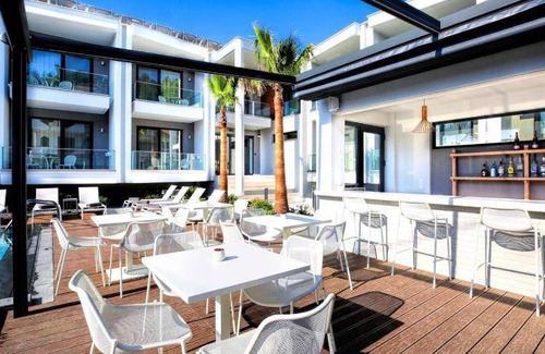 Nea Peramos Hotel | 33 m² Hotel ∙ 3 guests