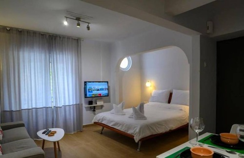 Plaka Apartment | 35 m² Apartment ∙ 2 guests