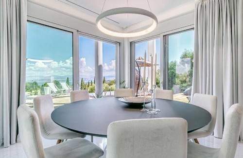 Afra Villa | 350 m² Villa ∙ 4 bedrooms ∙ 8 guests