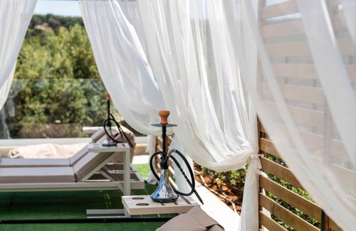 Roumeli Villa | 350 m² Villa ∙ 7 bedrooms ∙ 14 guests