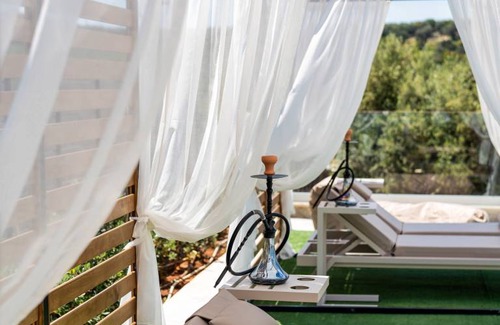 Roumeli Villa | 350 m² Villa ∙ 7 bedrooms ∙ 14 guests