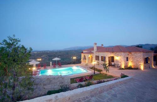 Polemarchi House | 355 m² House ∙ 5 bedrooms ∙ 12 guests