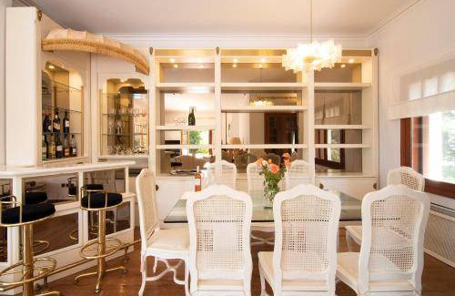 Saronida Villa | 380 m² Villa ∙ 4 bedrooms ∙ 8 guests