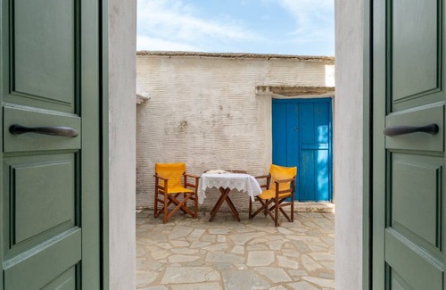 Andros Town Apartment | 40 m² Apartment ∙ 1 bedroom ∙ 4 guests