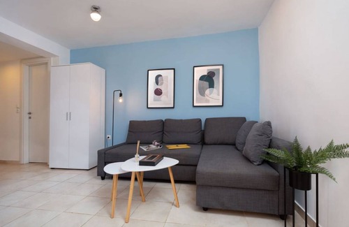 Vouliagmeni Apartment | 40 m² Apartment ∙ 1 bedroom ∙ 2 guests