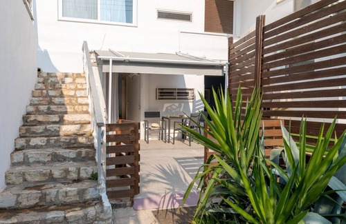 Vouliagmeni Apartment | 40 m² Apartment ∙ 1 bedroom ∙ 2 guests