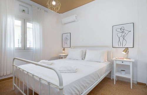 Vouliagmeni Apartment | 40 m² Apartment ∙ 1 bedroom ∙ 2 guests
