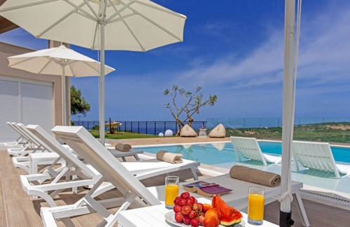 Gerani Villa | 400 m² Villa ∙ 11 bedrooms ∙ 25 guests