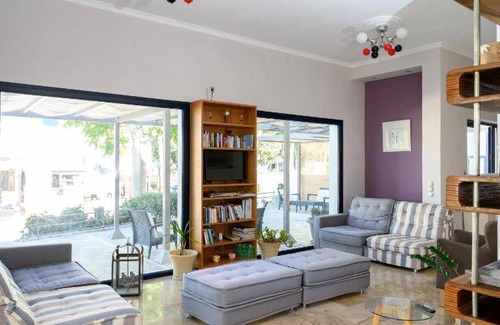 Paralia Agias Fotinis Apartment | 45 m² Apartment ∙ 10 guests