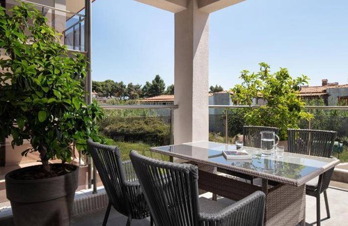 Metamorfosi Hotel | 45 m² Hotel ∙ 2 bedrooms ∙ 127 guests