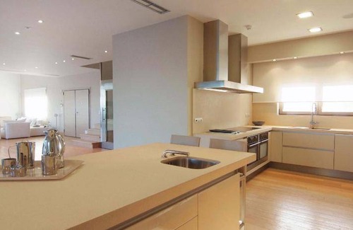 Marathon Villa | 450 m² Villa ∙ 3 bedrooms ∙ 8 guests
