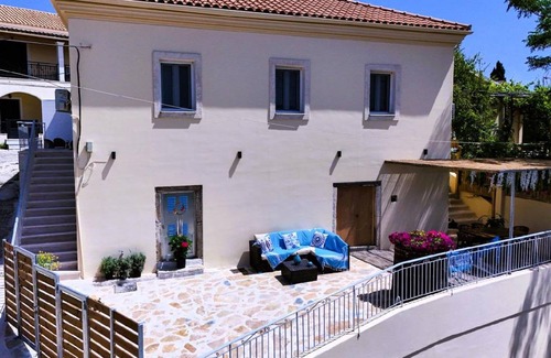 Peroulades House | 50 m² House ∙ 3 bedrooms ∙ 6 guests
