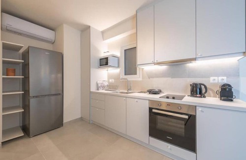 Vouliagmeni Apartment | 57 m² Apartment ∙ 2 bedrooms ∙ 3 guests