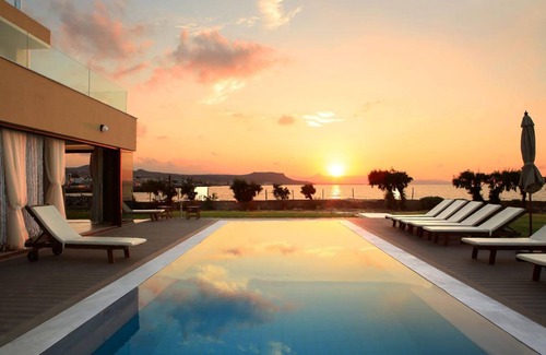 Gournai House | 600 m² House ∙ 6 bedrooms ∙ 21 guests