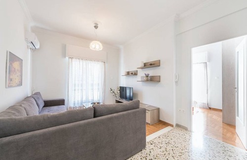 Thissio Apartment | 65 m² Apartment ∙ 2 bedrooms ∙ 4 guests