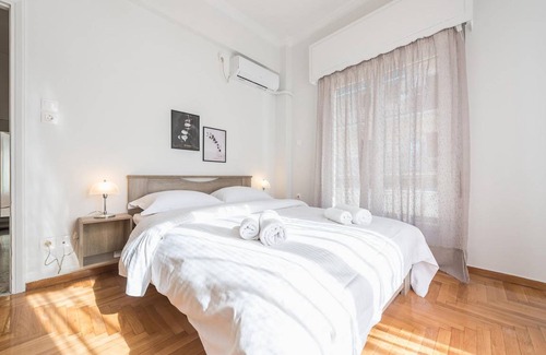 Thissio Apartment | 65 m² Apartment ∙ 2 bedrooms ∙ 4 guests