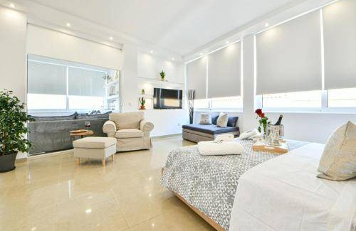 Plaka Apartment | 65 m² Apartment ∙ 4 guests