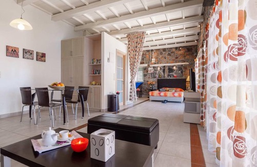 Livadia House | 65 m² House ∙ 1 bedroom ∙ 3 guests