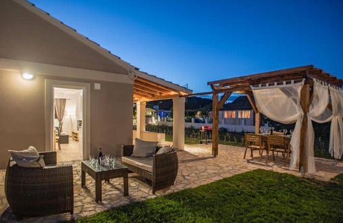Sidari Villa | 65 m² Villa ∙ 2 bedrooms ∙ 5 guests
