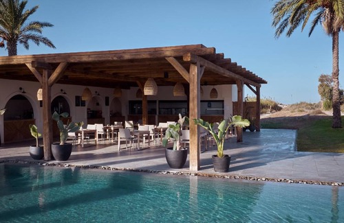 Marmari Hotel | 70 m² Hotel ∙ 2 bedrooms ∙ 127 guests