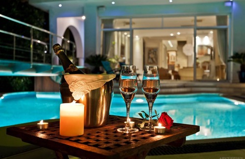 Glyfada Villa | 700 m² Villa ∙ 5 bedrooms ∙ 10 guests