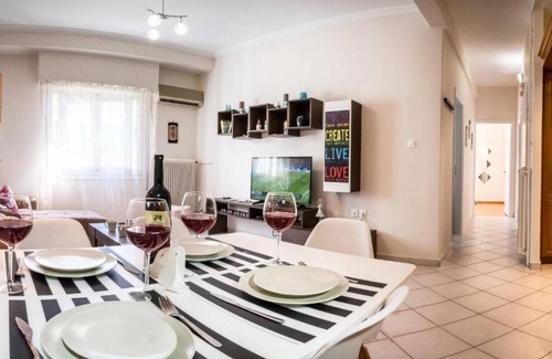 Ampelokipoi Apartment | 74 m² Apartment ∙ 2 bedrooms ∙ 5 guests