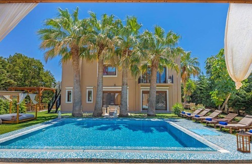 Ialyssos House | 760 m² House ∙ 9 bedrooms ∙ 22 guests