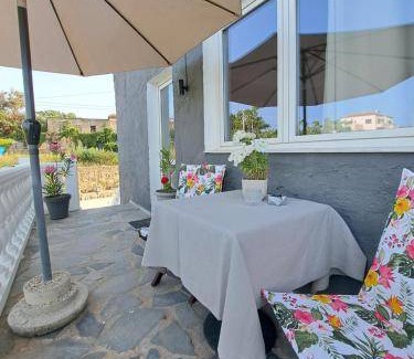 Pyrgos Psilonerou Apartment | 78 m² Apartment ∙ 4 guests