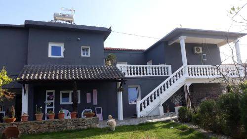 Pyrgos Psilonerou Apartment | 78 m² Apartment ∙ 4 guests