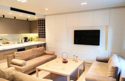 Thissio Apartment | 80 m² Apartment ∙ 1 bedroom ∙ 10 guests