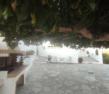 Paleopolis House | 80 m² House ∙ 3 bedrooms ∙ 8 guests
