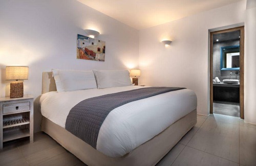 Kamari Villa | 80 m² Villa ∙ 2 bedrooms ∙ 5 guests