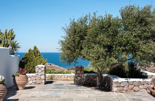 Kamari Villa | 80 m² Villa ∙ 2 bedrooms ∙ 5 guests