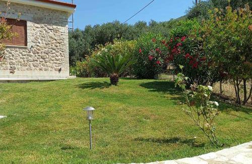 Margariti House | 83 m² House ∙ 2 bedrooms ∙ 5 guests