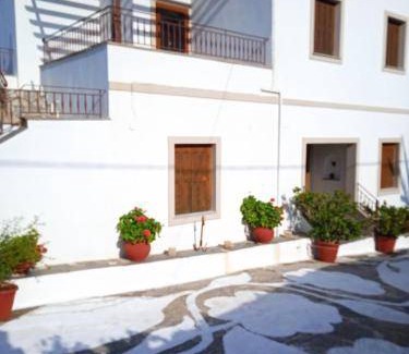 Andros Town House | 85 m² House ∙ 2 bedrooms ∙ 4 guests