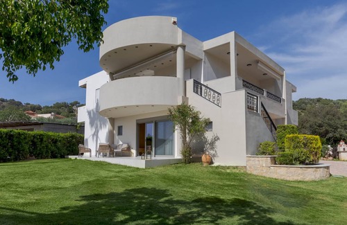 Perama House | 90 m² House ∙ 2 bedrooms ∙ 5 guests