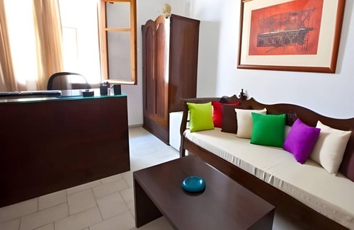 Skiathos Town Apartment | 95 m² Serviced apartment ∙ 3 bedrooms ∙ 9 guests