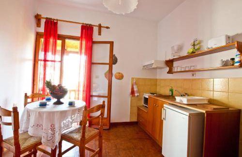 Skiathos Town Apartment | 95 m² Serviced apartment ∙ 3 bedrooms ∙ 9 guests