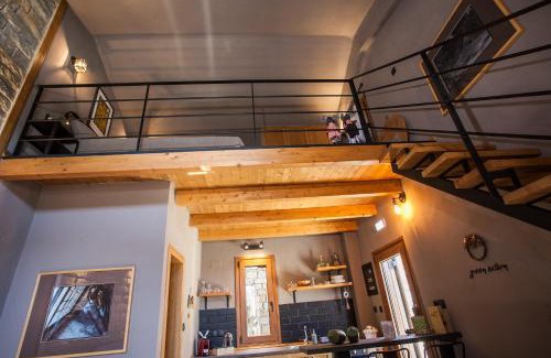 Aetia House | Acorn's Houses, Gray and Green Acorn