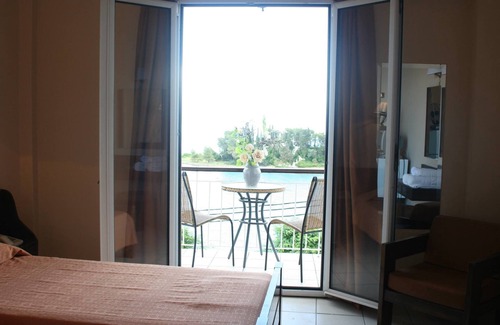 Perama Hotel | Aegli Hotel