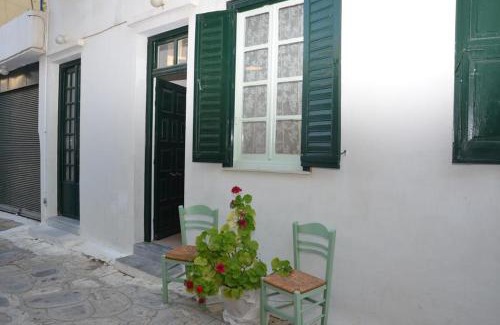 Tinos Town Hostel | Aegli Rooms