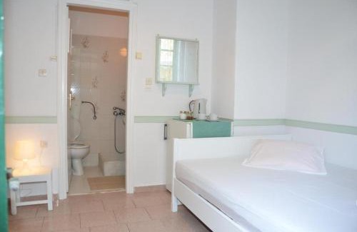 Tinos Town Hostel | Aegli Rooms