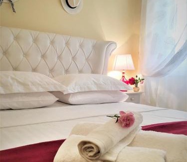 Old Town Apartment | Alexandra΄s Liston Suite