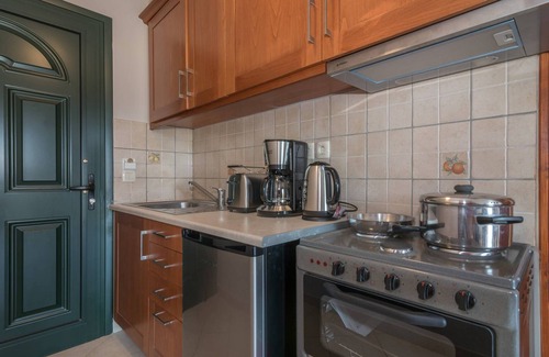 Limni Keri Apartment | 'Allegro Apartment' in Keri Beach (apt9)