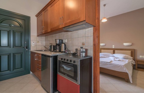 Limni Keri Apartment | 'Allegro Apartment' in Keri Beach (apt9)