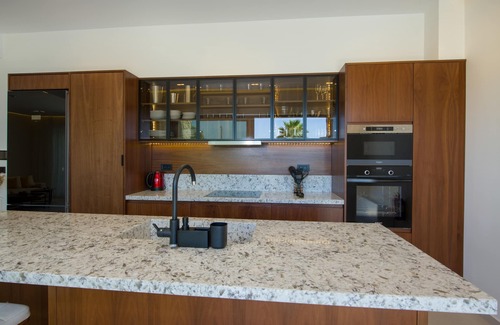 Plaka Villa | Almi-Cove Hilltop Villa I