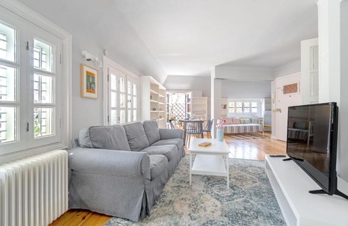 Plaka Apartment | Amazing Acropolis View Loft in Plaka