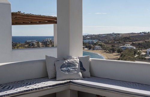 Piso Livadi Apartment | Amazing Aiolos home with amazing sea view, 2' from Logaras sandy beach