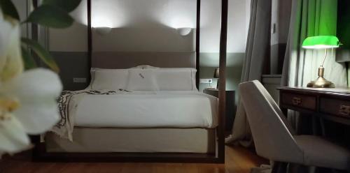 Monastiraki Apartment | Amazing Athens Apartment 1 Bedroom Apartment Elfman Athinaidos